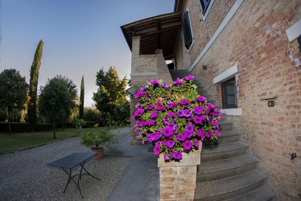 Agriturismo Sant'Alfredo モンテローニ・ダルビア エクステリア 写真