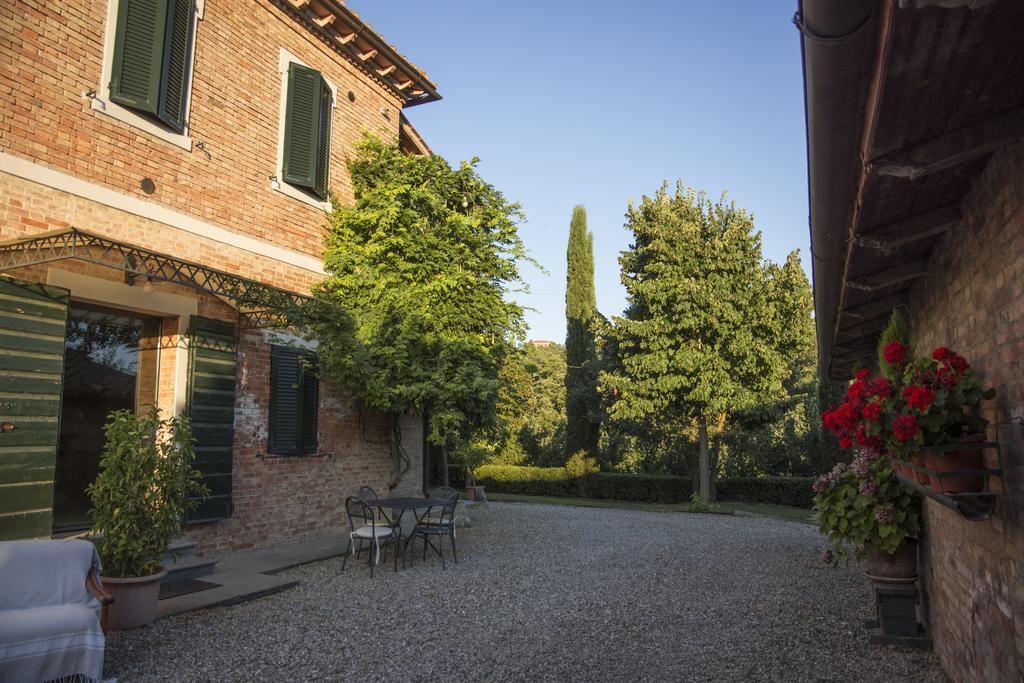 Agriturismo Sant'Alfredo モンテローニ・ダルビア エクステリア 写真