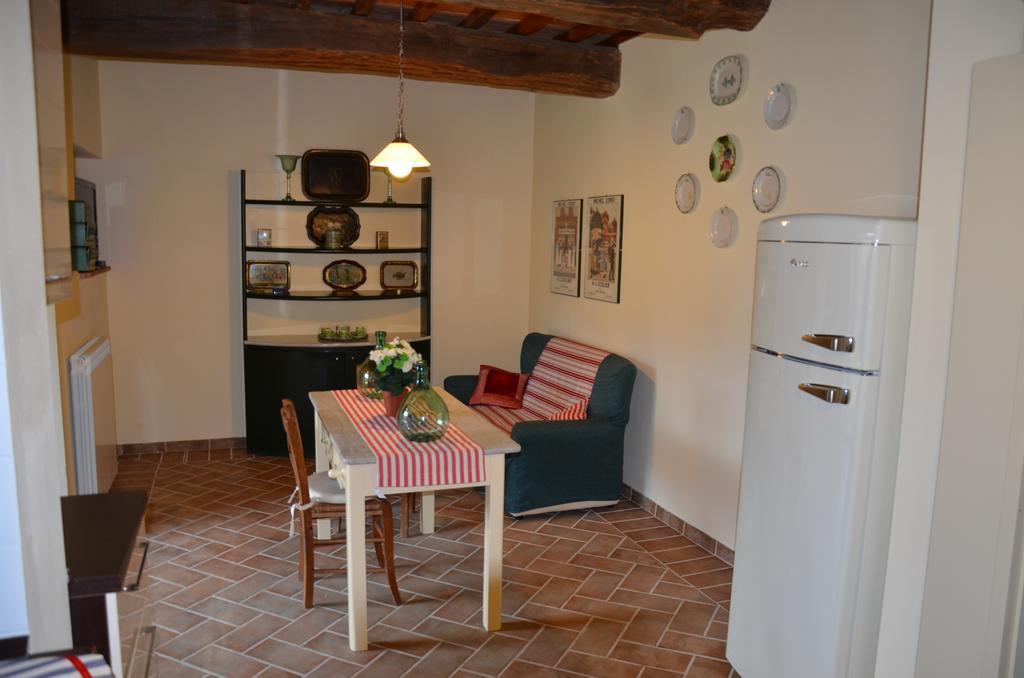 Agriturismo Sant'Alfredo モンテローニ・ダルビア エクステリア 写真