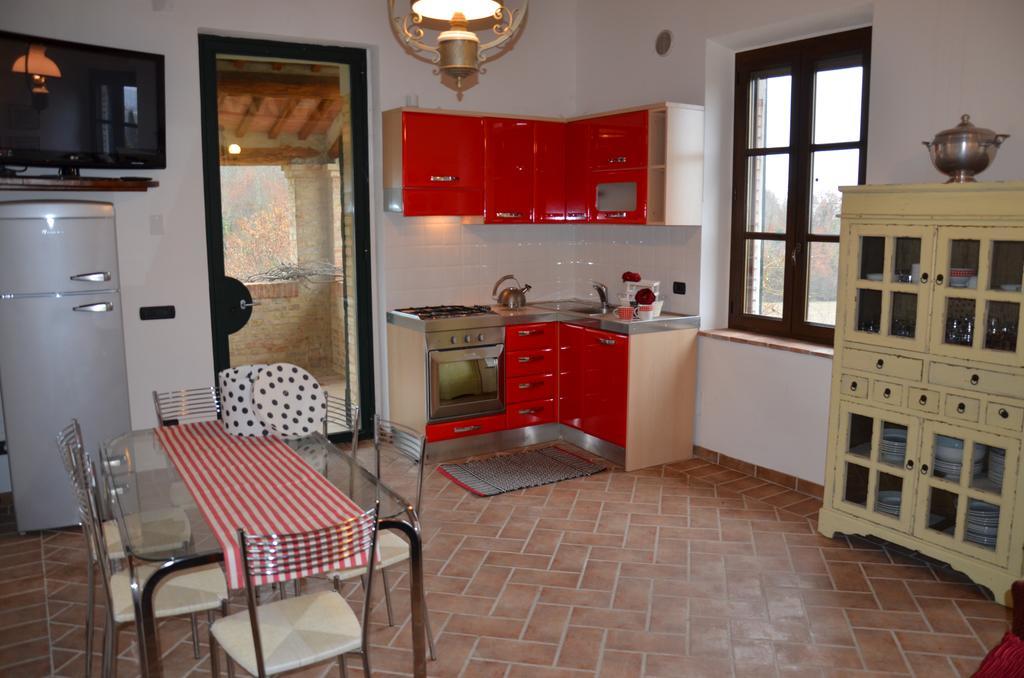 Agriturismo Sant'Alfredo モンテローニ・ダルビア エクステリア 写真