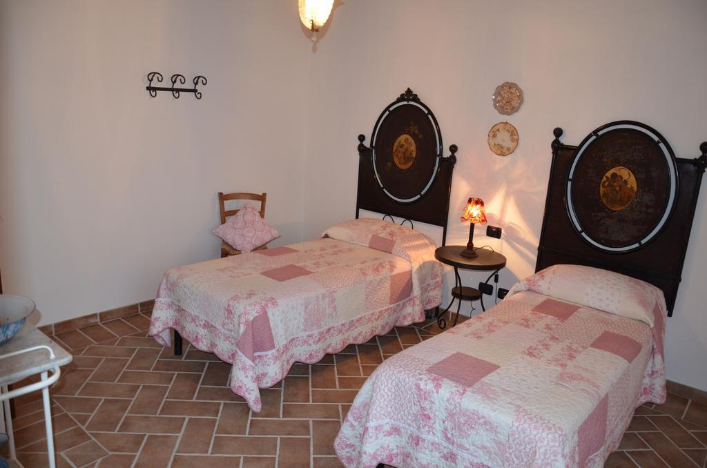 Agriturismo Sant'Alfredo モンテローニ・ダルビア エクステリア 写真