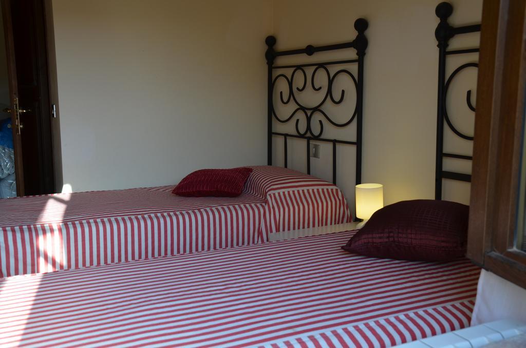 Agriturismo Sant'Alfredo モンテローニ・ダルビア エクステリア 写真