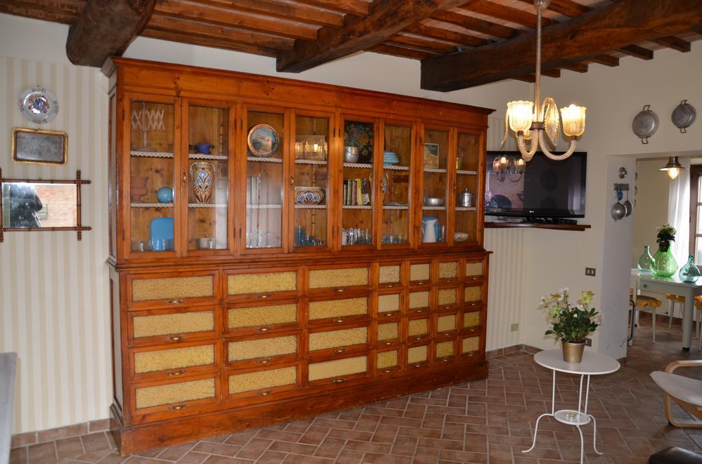 Agriturismo Sant'Alfredo モンテローニ・ダルビア エクステリア 写真