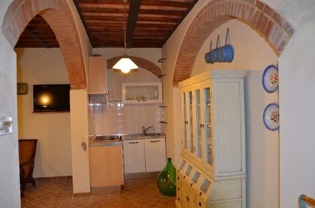 Agriturismo Sant'Alfredo モンテローニ・ダルビア エクステリア 写真
