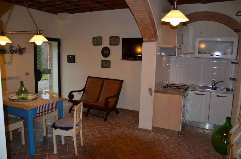 Agriturismo Sant'Alfredo モンテローニ・ダルビア エクステリア 写真