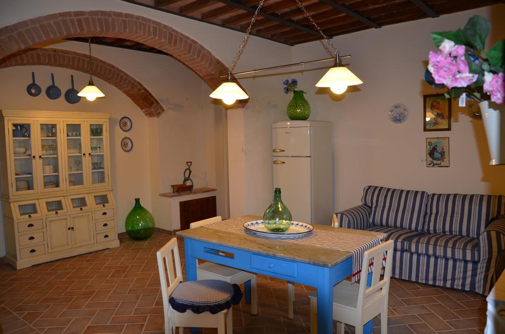 Agriturismo Sant'Alfredo モンテローニ・ダルビア エクステリア 写真