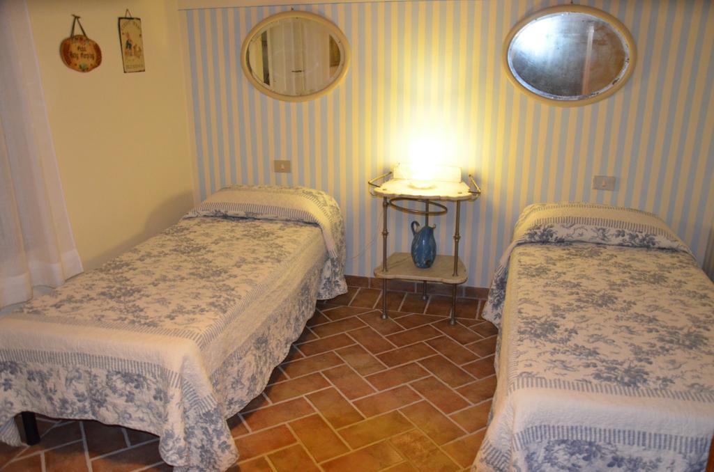 Agriturismo Sant'Alfredo モンテローニ・ダルビア エクステリア 写真