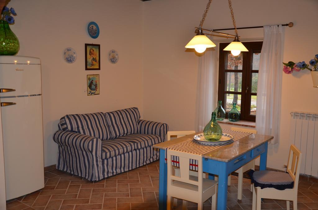 Agriturismo Sant'Alfredo モンテローニ・ダルビア エクステリア 写真